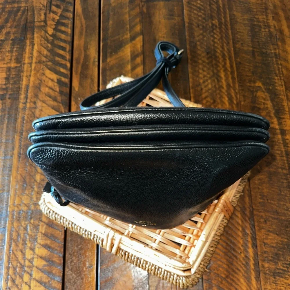 UEC Kate Spade New York JACKSON TRIPLE GUSSET         LEATHER CROSSBODY